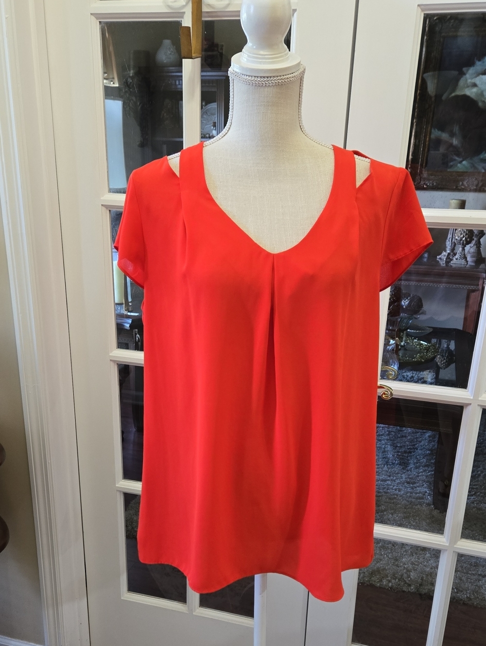new directions Bright Red V-Neck Short Sleeve Blouse Pleat In Front Large EUC